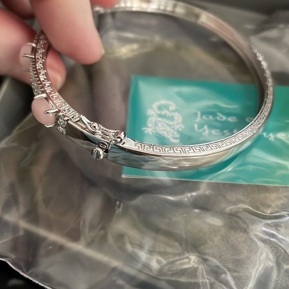 Jade of Yesteryear Sterling Silver Pink Jade Oval Bangle Bracelet, 7-3/4" - Picture 5 of 9